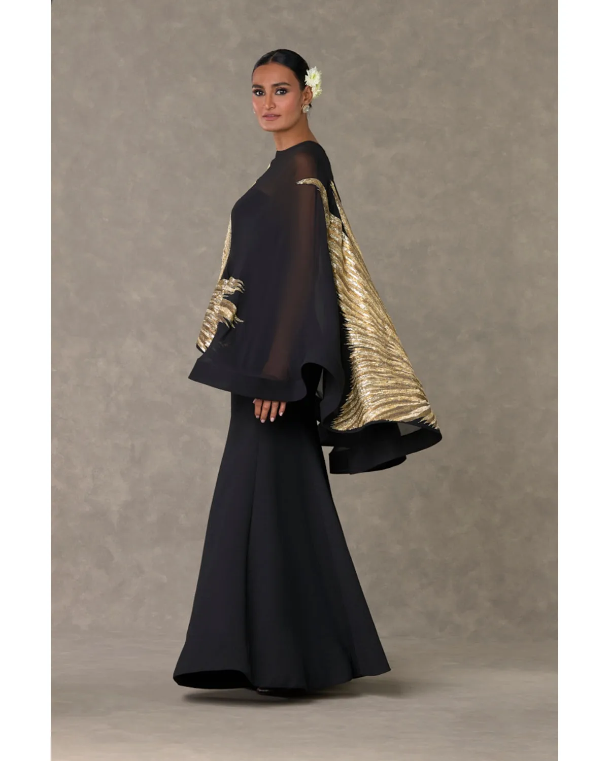 Black 'Son-Chidiya' Cape Set