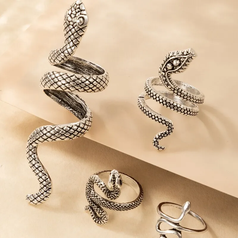 Unique 4pcs Snake Ring Set